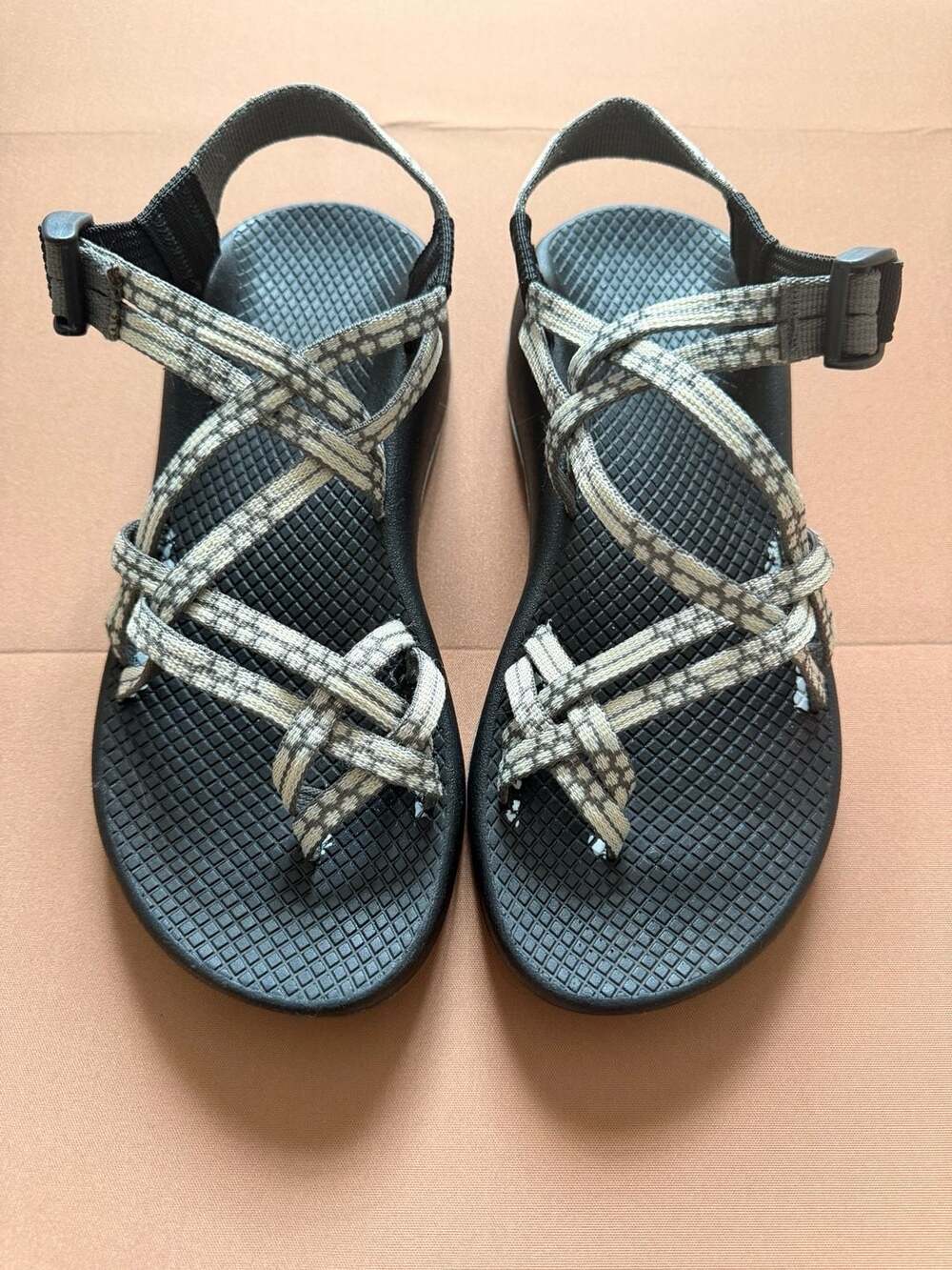 Chaco Women's ZX/2 Classic Toe Loop Hiking Sandals, Gray and Cream Pattern, Size